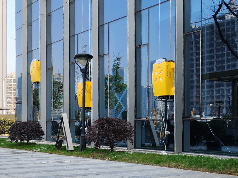 Intelligent high-rise building maintenance magnetic Robot Facade-Cleaning Solutions